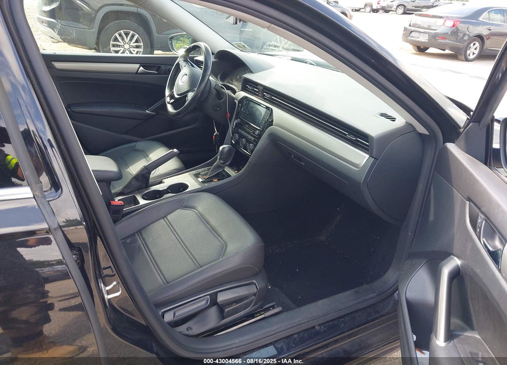 2020 VOLKSWAGEN PASSAT VIN: 1VWSA7A33LC020072