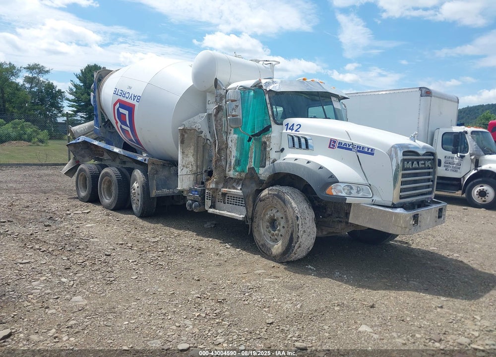 2022 MACK GRANITE VIN: 1M2GR2GC9NM027130