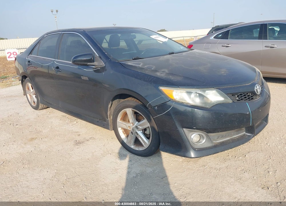 2013 TOYOTA CAMRY SE VIN: 4T1BF1FK5DU649972