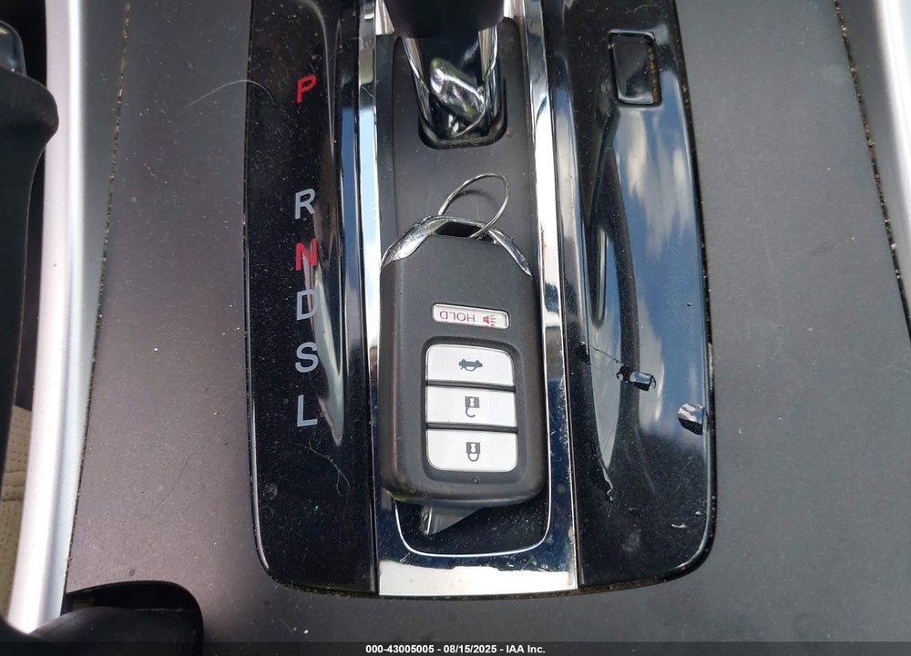 2015 HONDA ACCORD VIN: 1HGCR2F76FA010457