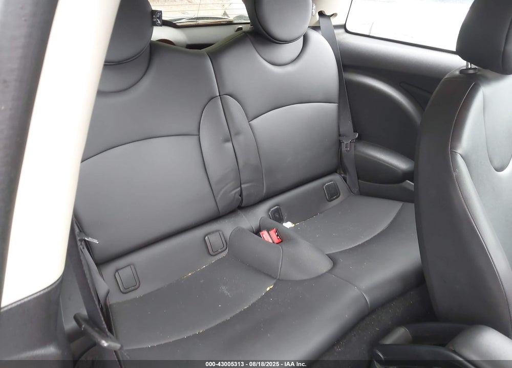 2012 MINI COOPER VIN: WMWSU3C5XCT260010