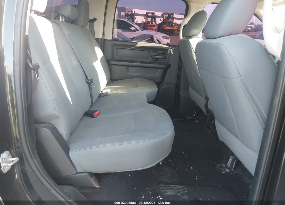 2016 RAM 1500 VIN: 3C6RR6KT3GG275513
