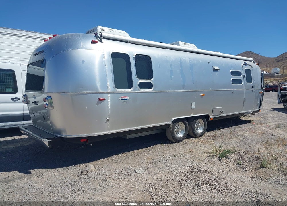 2018 AIRSTREAM TRAILER VIN: 1STJFYP28JJ543831