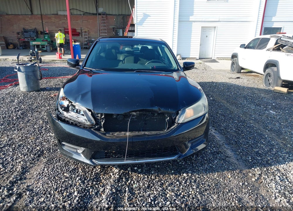 2015 HONDA ACCORD VIN: 1HGCR2F31FA143852