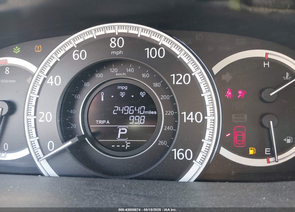 2015 HONDA ACCORD VIN: 1HGCR2F31FA143852