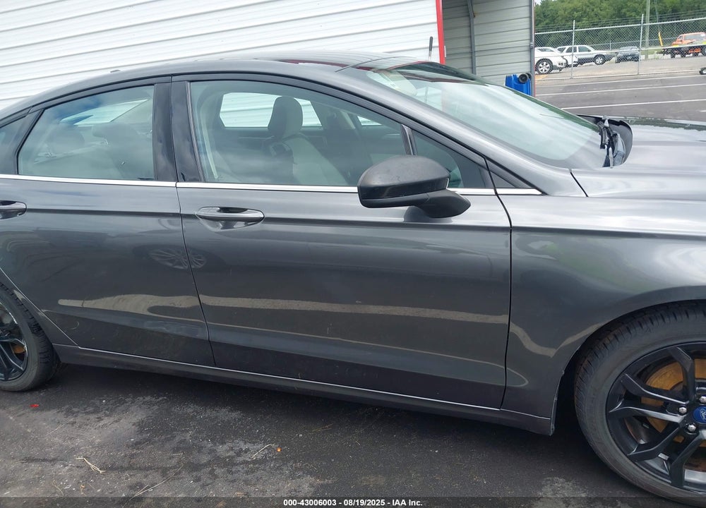 2020 FORD FUSION VIN: 3FA6P0HD4LR139930