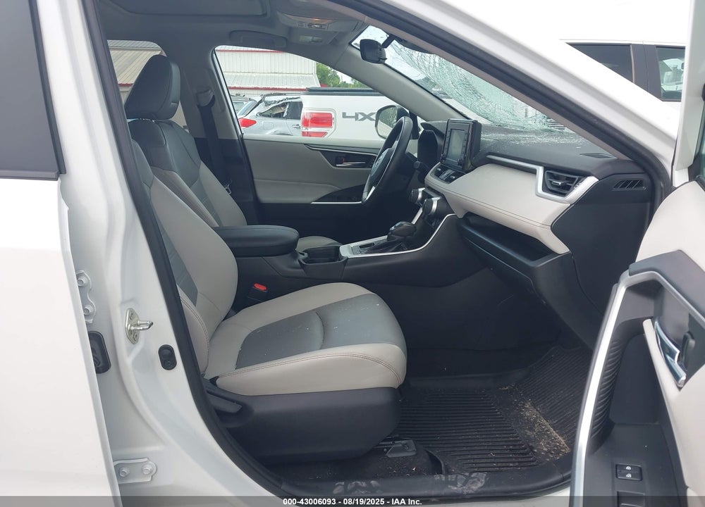 2019 TOYOTA RAV4 XLE PREMIUM VIN: 2T3A1RFV2KW075063