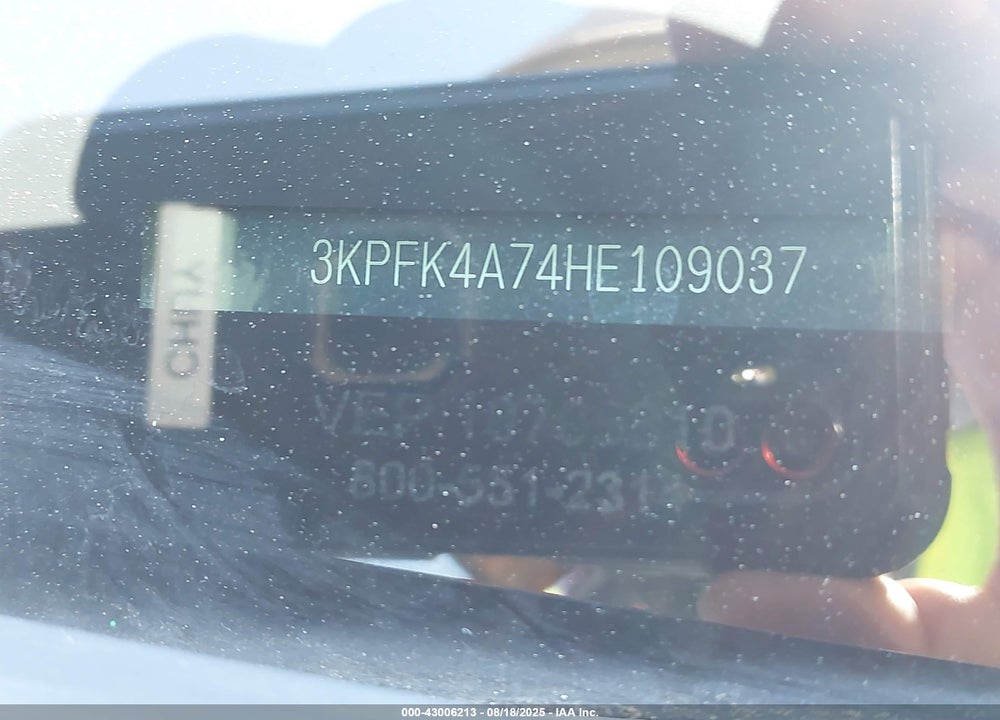 2017 KIA FORTE VIN: 3KPFK4A74HE109037