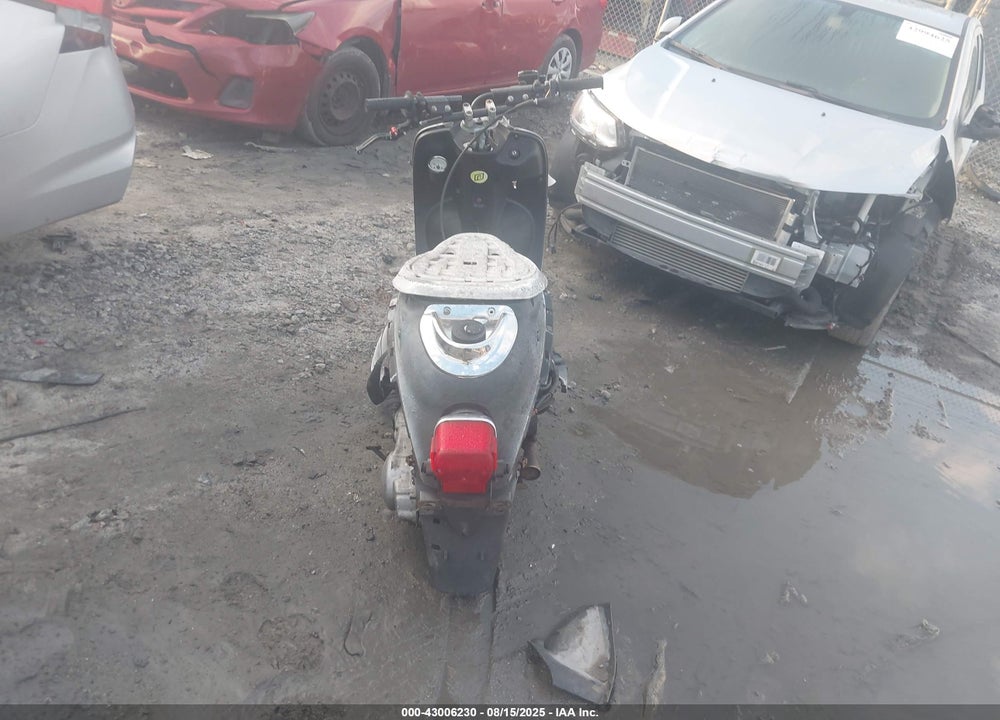 2004 YAMAHA XC125 V VIN: LPRSE13Y24A102072