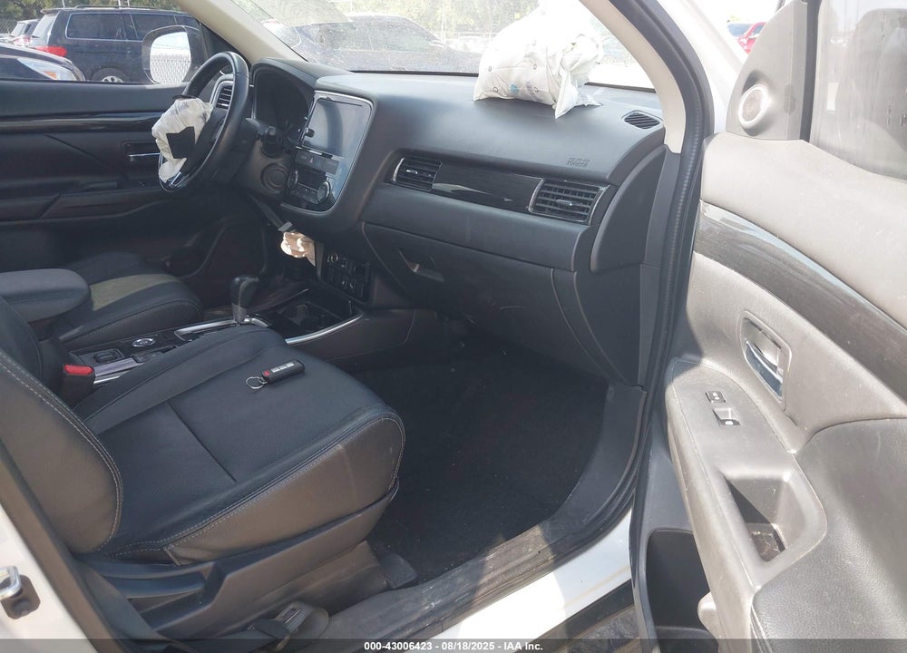 2018 MITSUBISHI OUTLANDER SEL VIN: JA4AZ3A39JZ050181