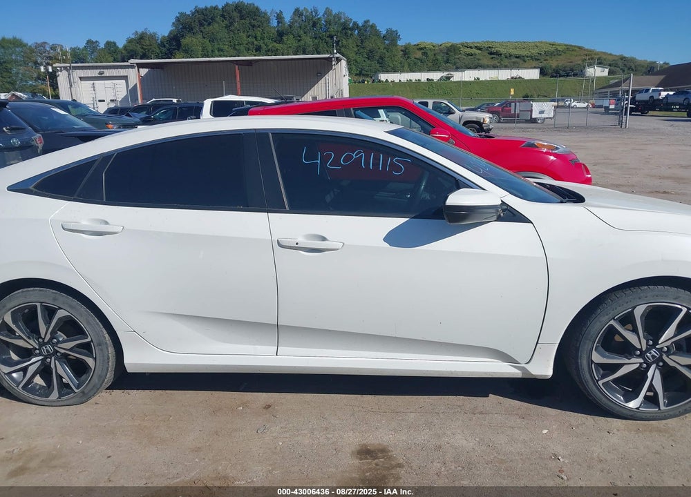 2019 HONDA CIVIC VIN: 19XFC2F8XKE026657