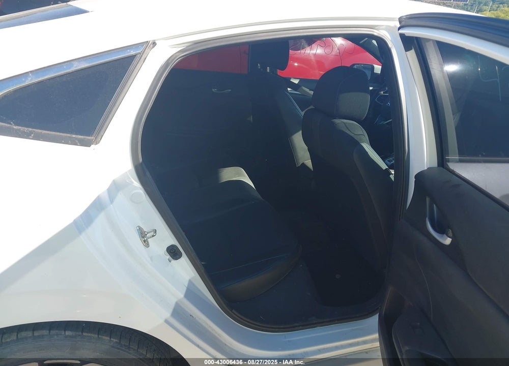 2019 HONDA CIVIC VIN: 19XFC2F8XKE026657