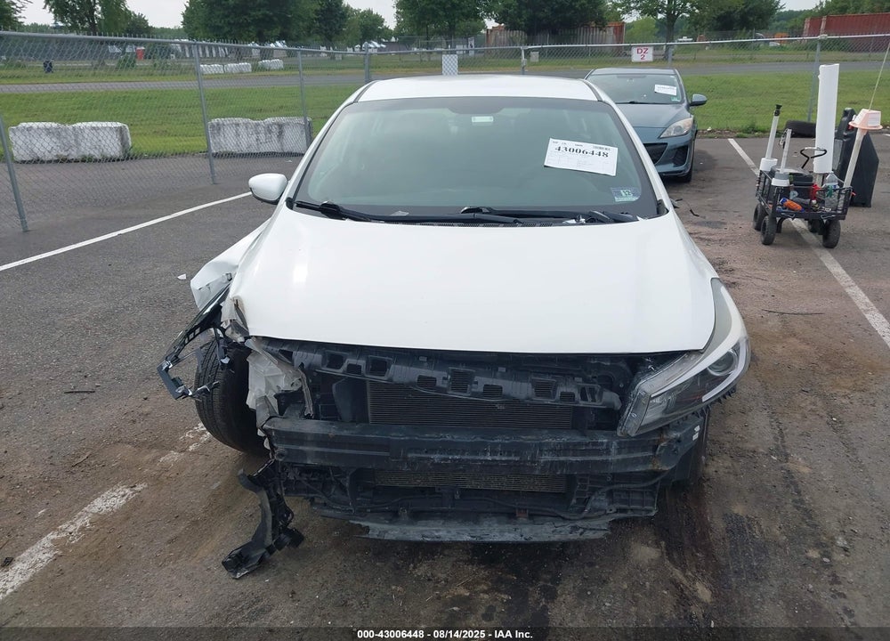 2017 KIA FORTE VIN: 3KPFK4A76HE057961