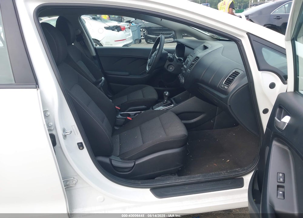 2017 KIA FORTE VIN: 3KPFK4A76HE057961