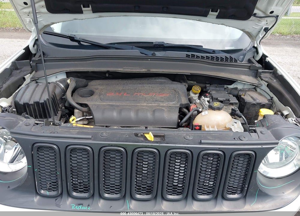 2016 JEEP RENEGADE VIN: ZACCJBBT3GPD96569