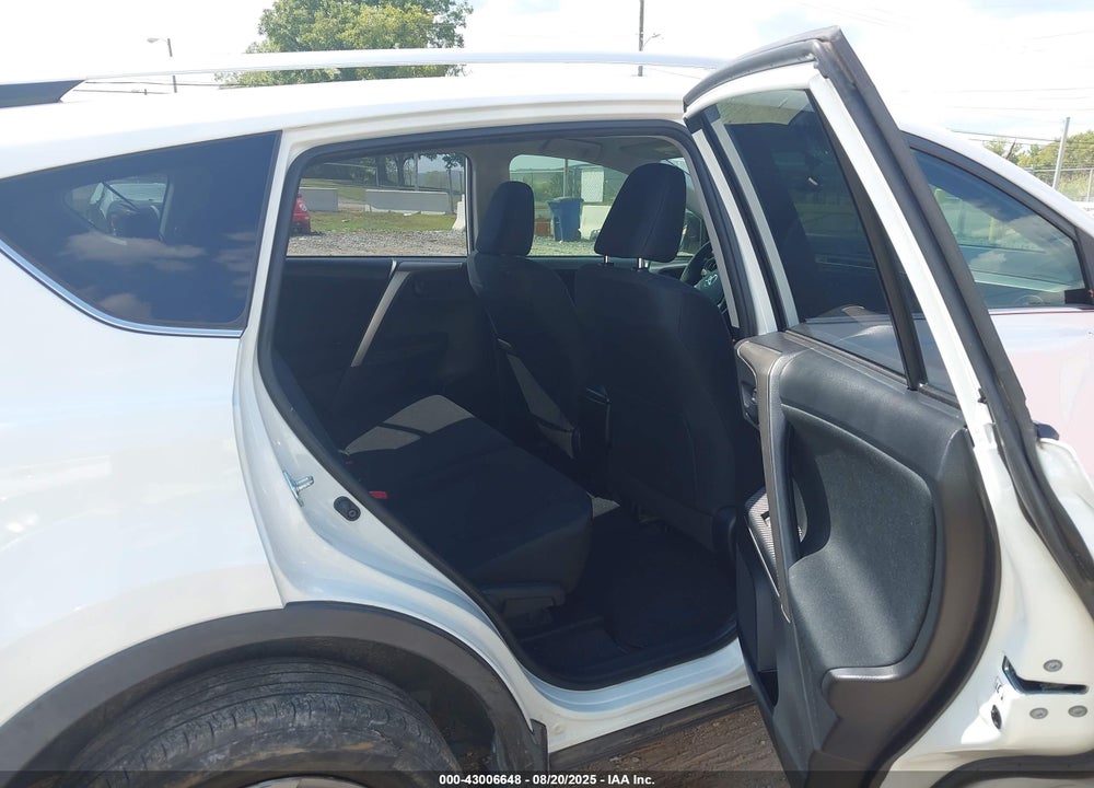 2015 TOYOTA RAV4 VIN: JTMZFREV1FJ055817