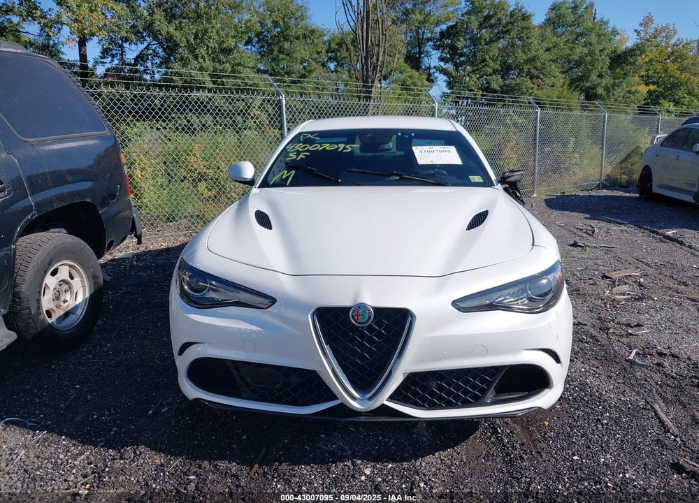 2017 ALFA ROMEO GIULIA QUADRIFOGLIO RWD VIN: ZARFAEAVXH7560583