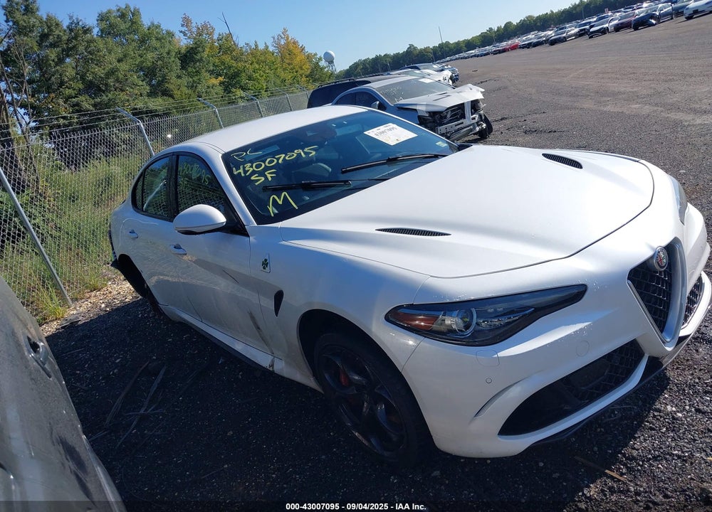 2017 ALFA ROMEO GIULIA QUADRIFOGLIO RWD VIN: ZARFAEAVXH7560583