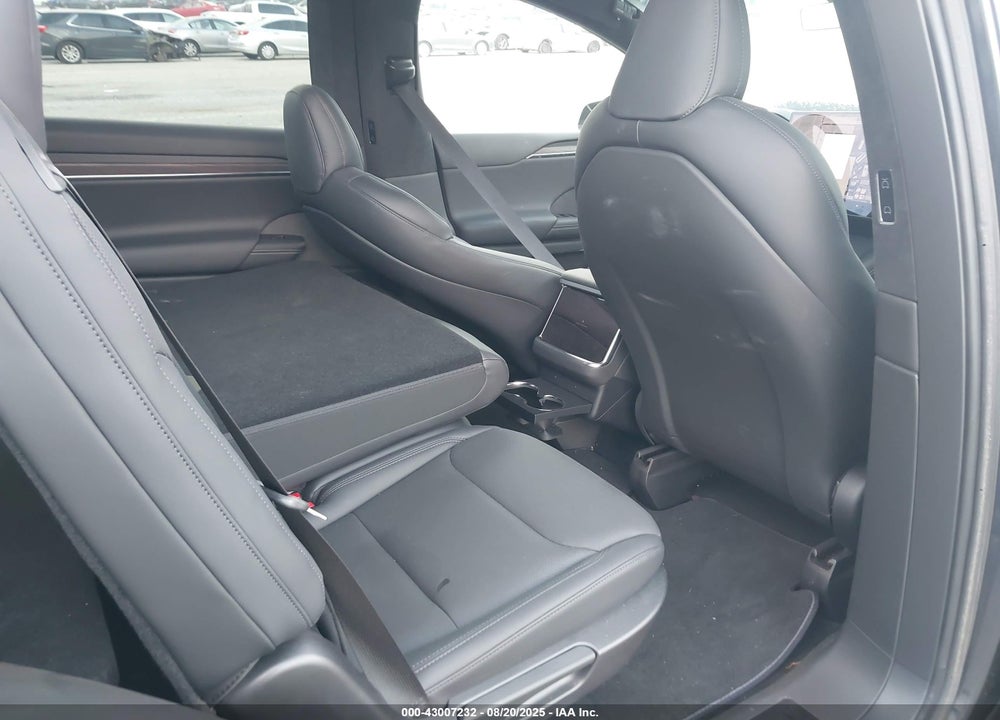 2024 TESLA MODEL X VIN: 7SAXCDE5XRF453495