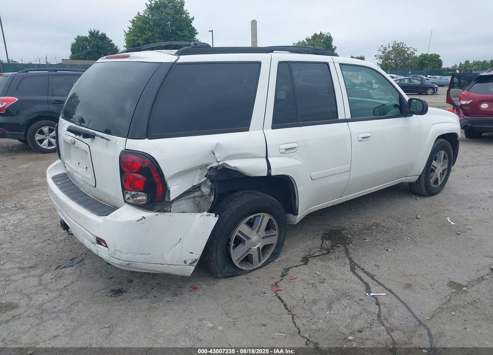 2008 CHEVROLET TRAILBLAZER LT VIN: 1GNDT13S482152009