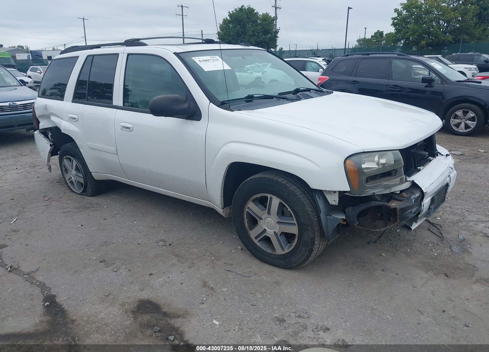 2008 CHEVROLET TRAILBLAZER LT VIN: 1GNDT13S482152009