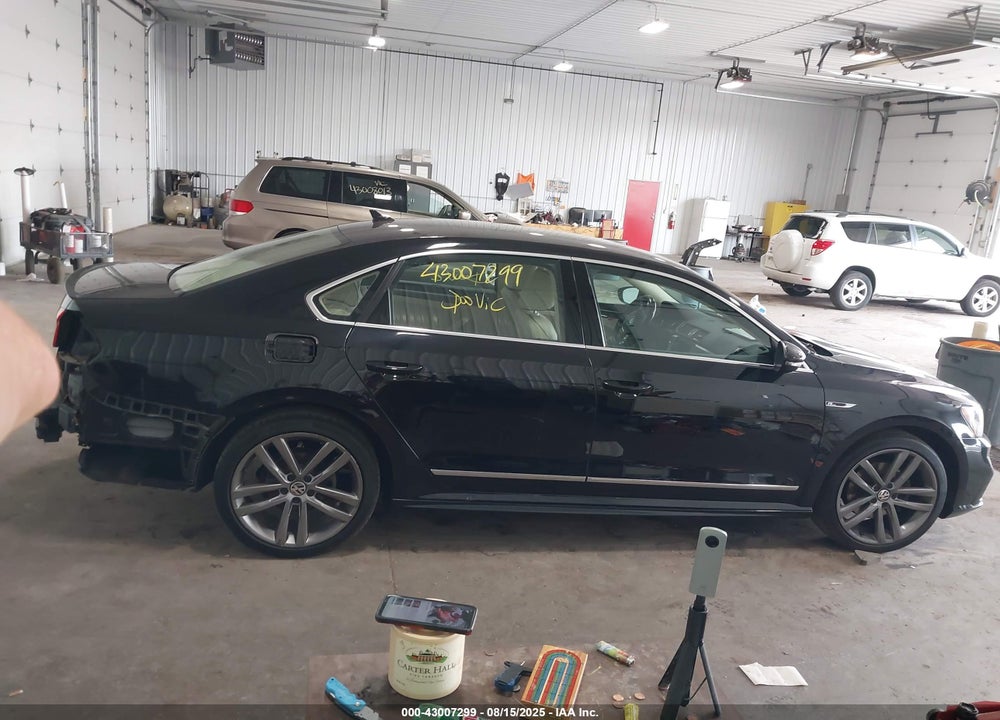 2017 VOLKSWAGEN PASSAT VIN: 1VWDT7A38HC063106