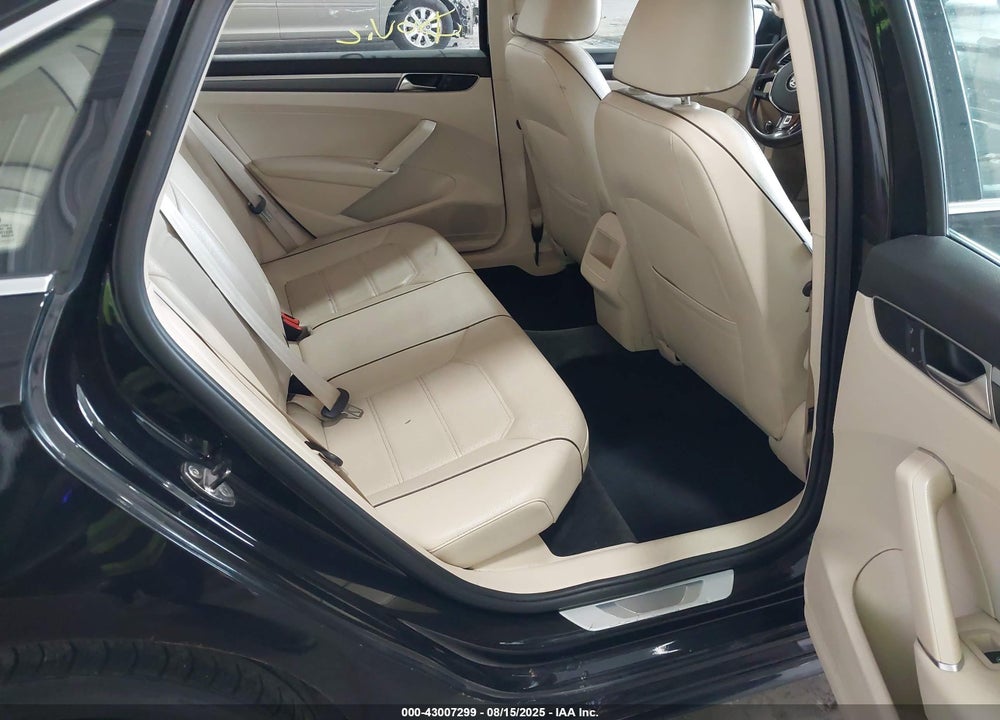 2017 VOLKSWAGEN PASSAT VIN: 1VWDT7A38HC063106