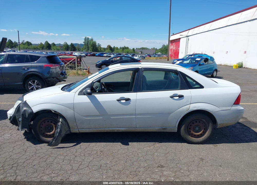 2005 FORD FOCUS ZX4 VIN: 1FAFP34N05W237661