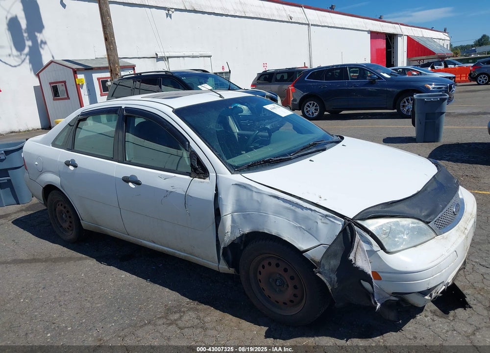2005 FORD FOCUS ZX4 VIN: 1FAFP34N05W237661