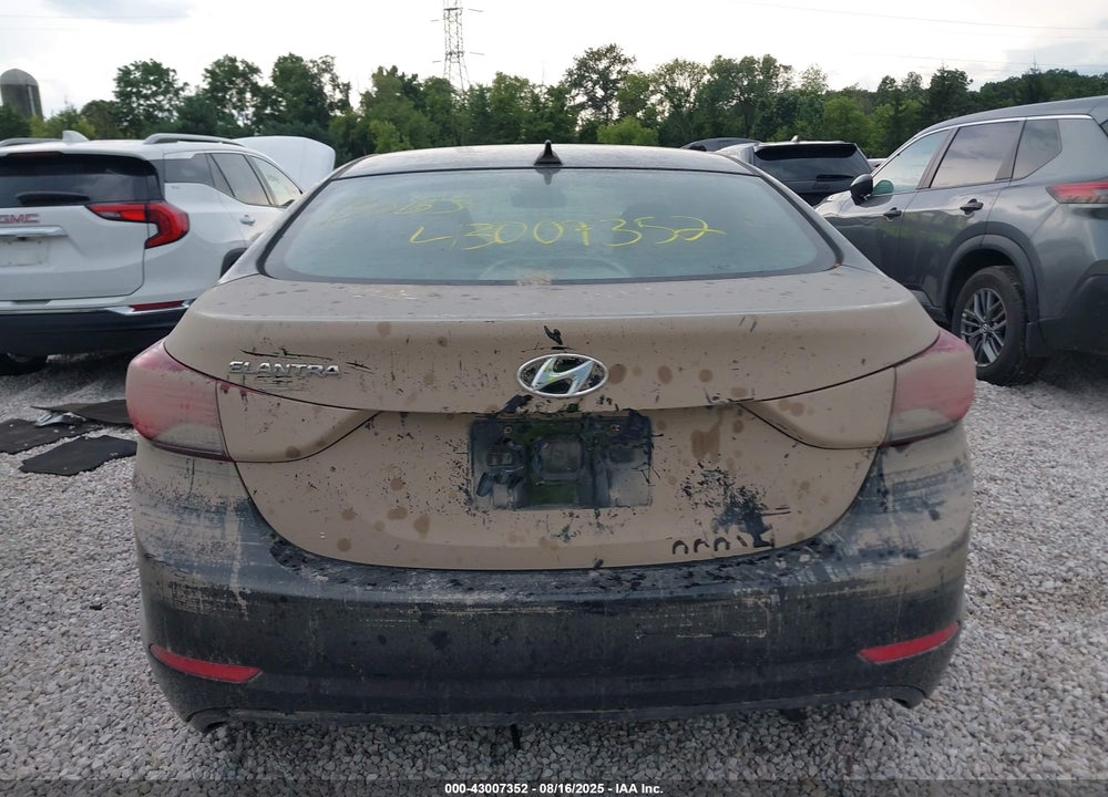 2016 HYUNDAI ELANTRA VIN: KMHDH4AE0GU575628