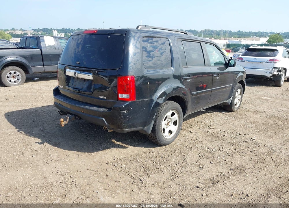 2011 HONDA PILOT EX-L VIN: 5FNYF4H75BB010392