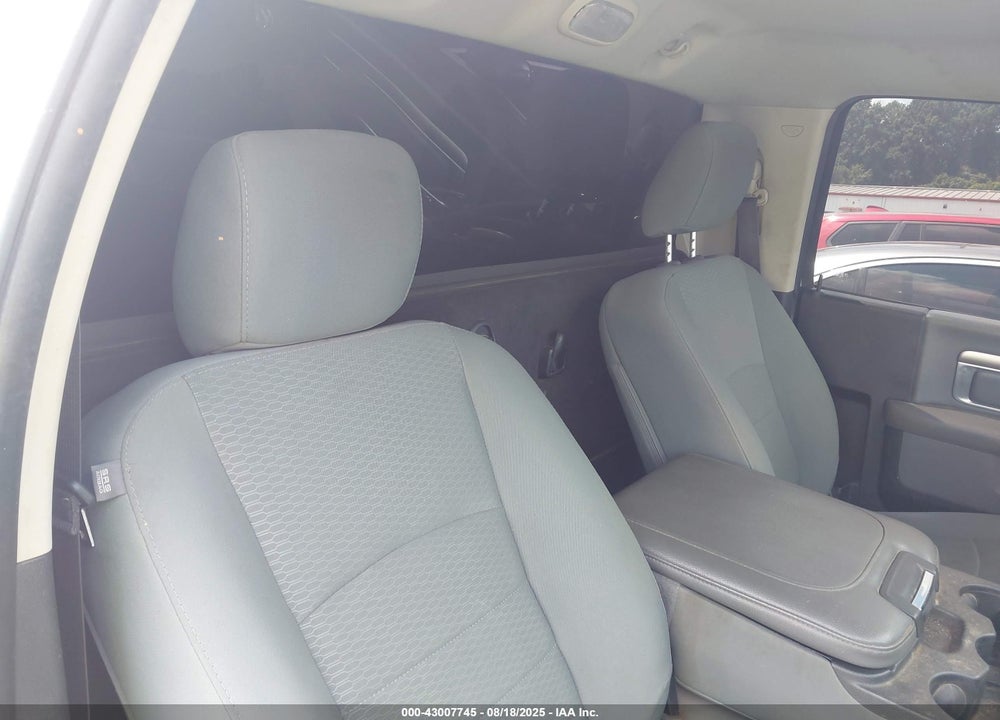 2019 RAM 1500 CLASSIC TRADESMAN 4X2 8' BOX VIN: 3C6JR6DT1KG507674