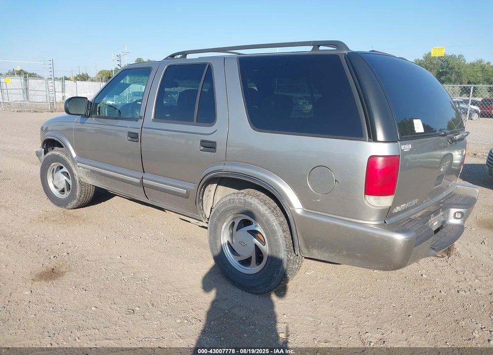 2001 CHEVROLET BLAZER LT VIN: 1GNDT13WX12182320