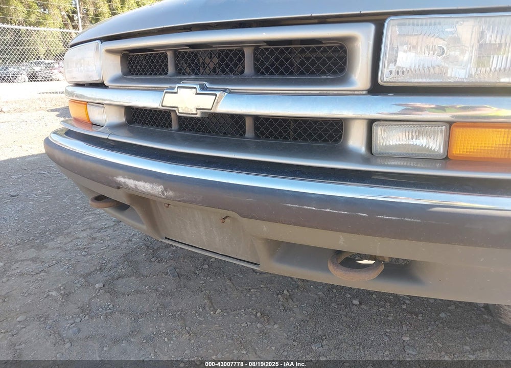 2001 CHEVROLET BLAZER LT VIN: 1GNDT13WX12182320