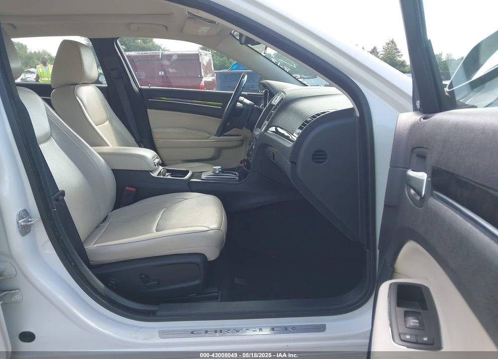 2015 CHRYSLER 300 VIN: 2C3CCAEG2FH772766