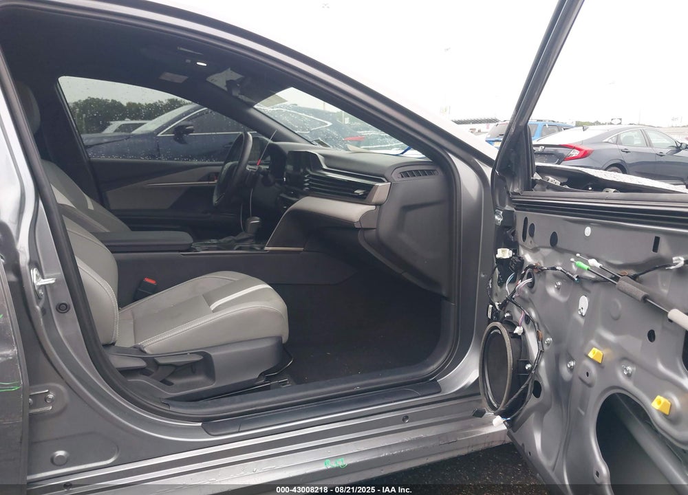 2025 TOYOTA CAMRY SE VIN: 4T1DBADK8SU512884