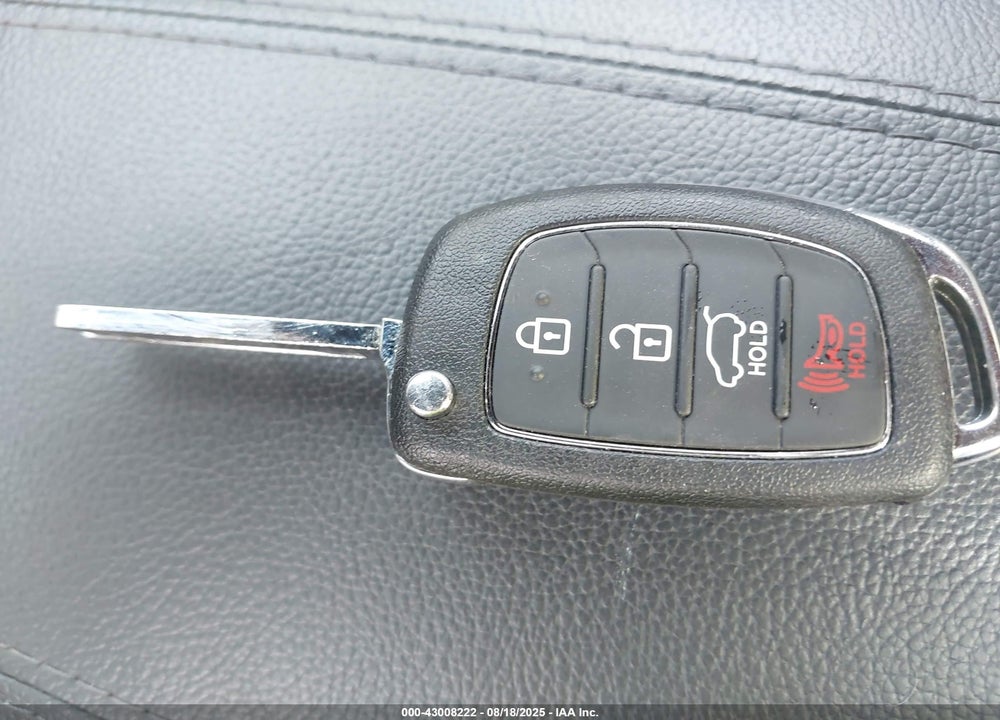 2013 HYUNDAI SANTA FE VIN: 5XYZUDLB3DG109732