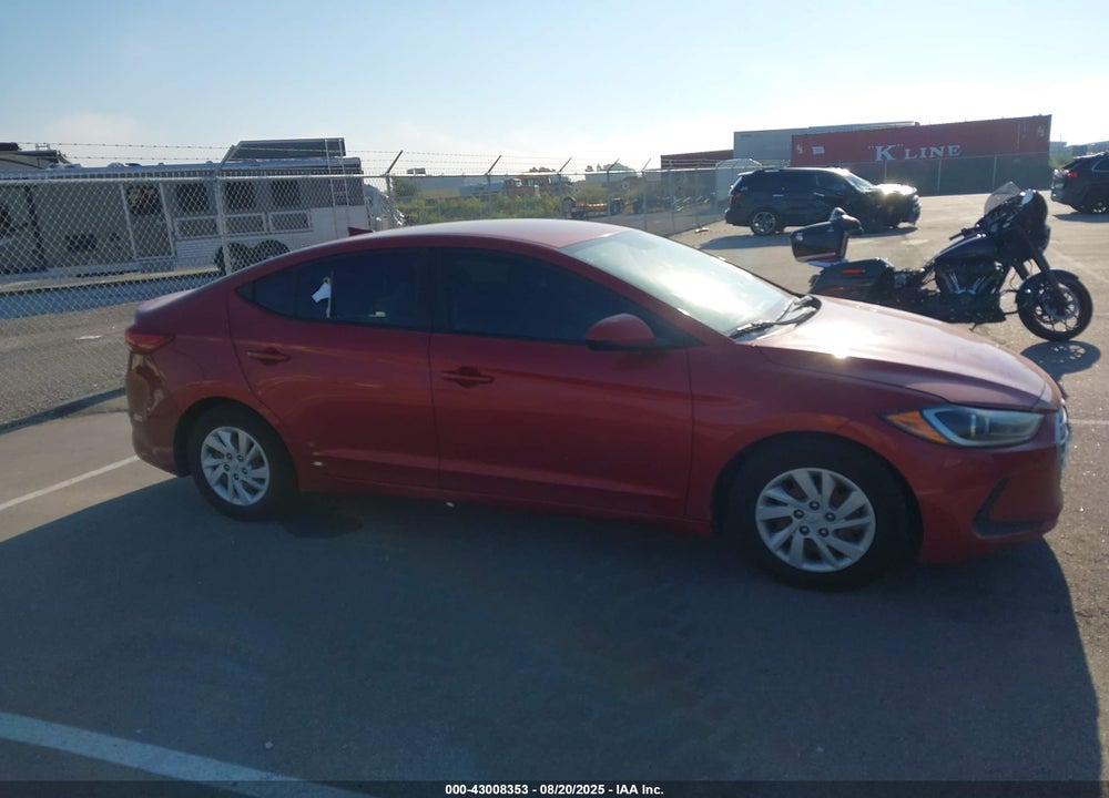 2017 HYUNDAI ELANTRA VIN: 5NPD74LF8HH102939