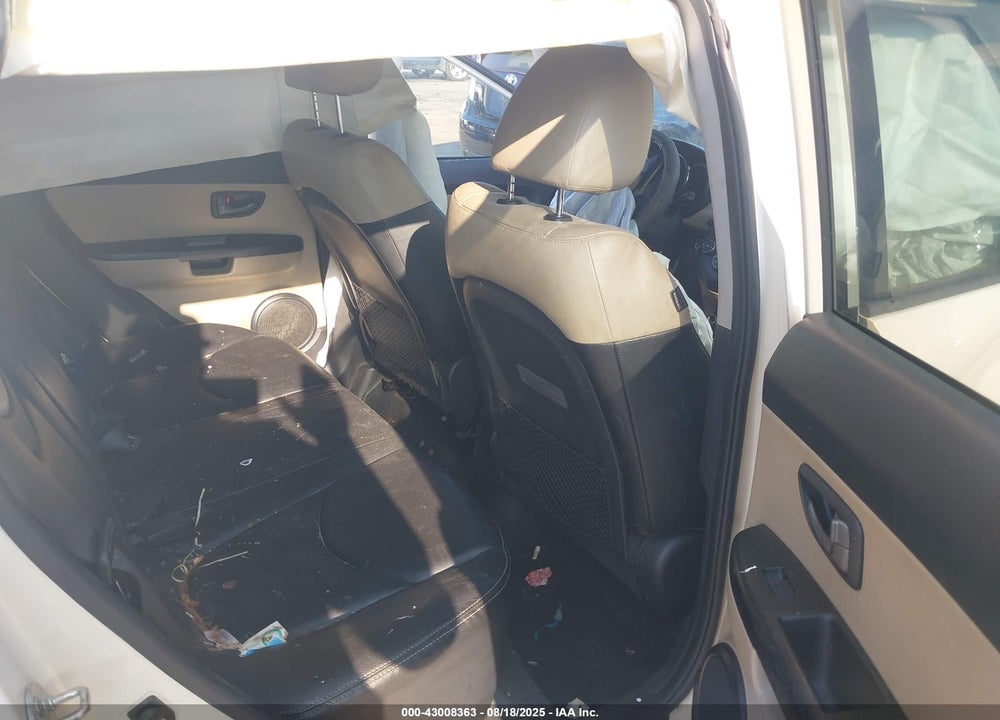 2011 KIA SOUL VIN: KNDJT2A27B7327612