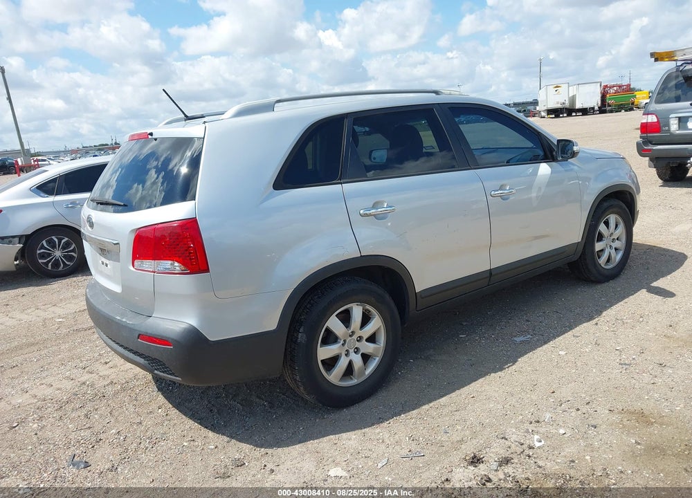 2012 KIA SORENTO VIN: 5XYKT4A25CG217114