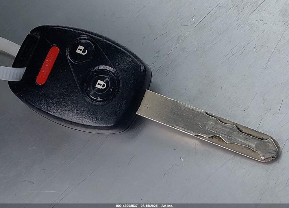 2011 HONDA FIT VIN: JHMGE8H39BS011081