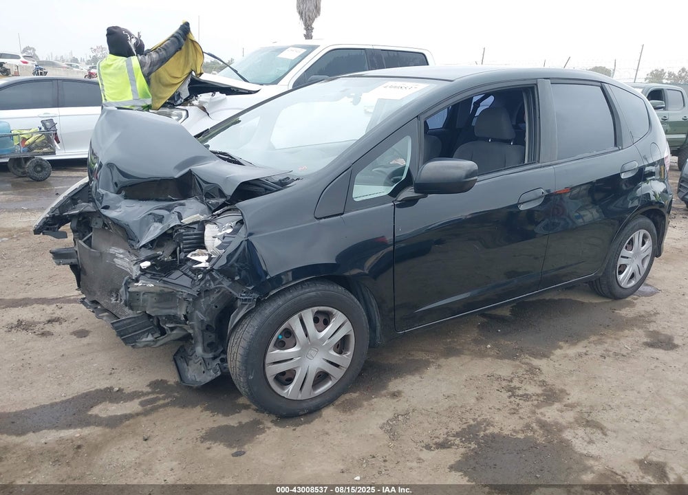 2011 HONDA FIT VIN: JHMGE8H39BS011081