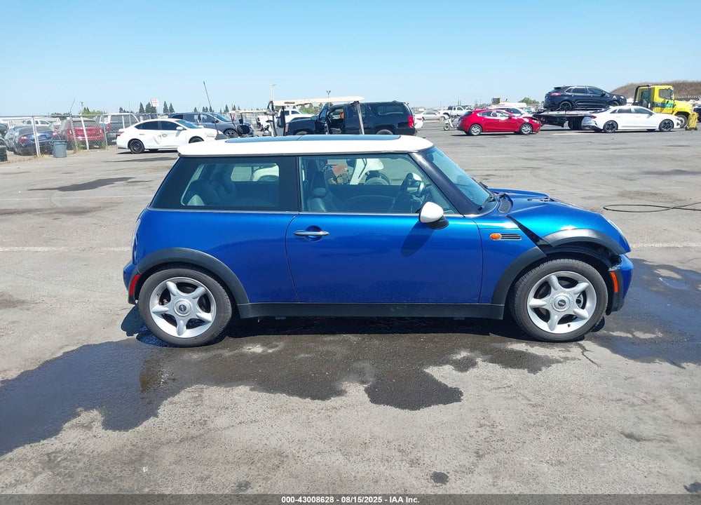 2005 MINI COOPER VIN: WMWRC33515TK62720