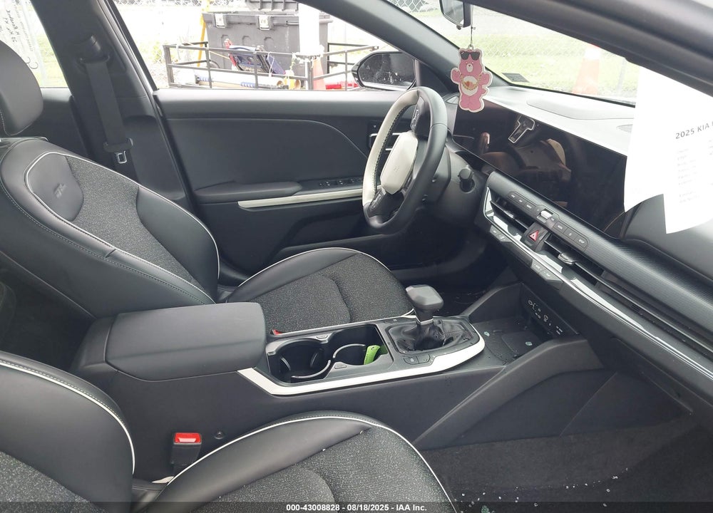 2025 KIA K4 VIN: 3KPFW4DE3SE127535