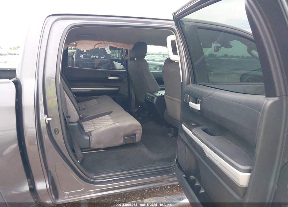 2018 TOYOTA TUNDRA SR5 5.7L V8 VIN: 5TFDW5F12JX689920