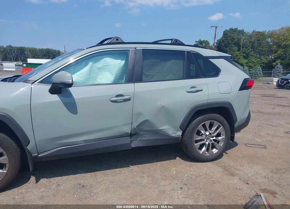 2022 TOYOTA RAV4 XLE PREMIUM VIN: 2T3A1RFV1NW300772