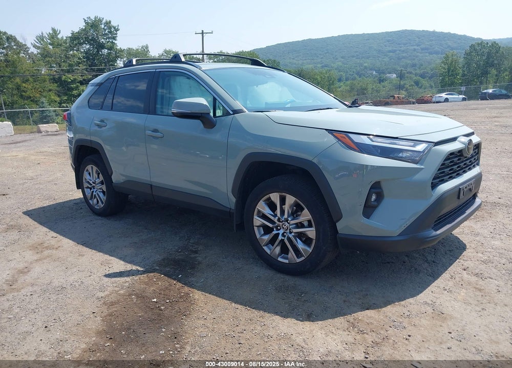 2022 TOYOTA RAV4 XLE PREMIUM VIN: 2T3A1RFV1NW300772