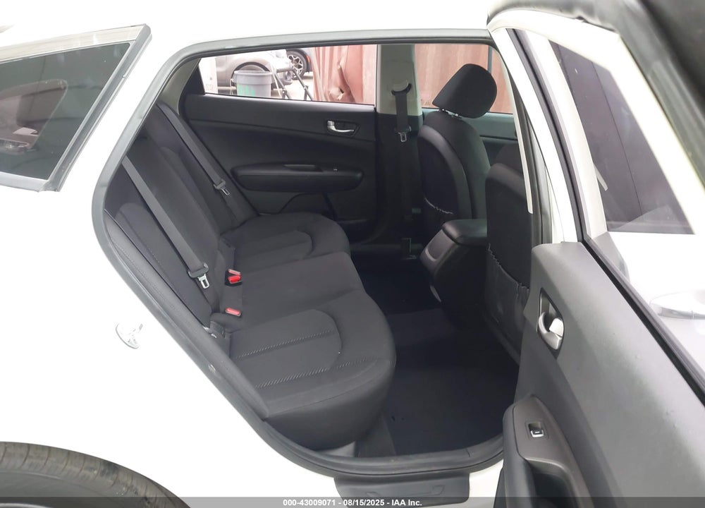 2016 KIA OPTIMA VIN: KNAGT4L39G5103544