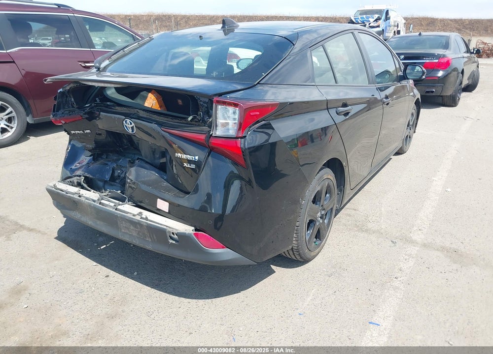 2021 TOYOTA PRIUS VIN: JTDKAMFU0M3138018
