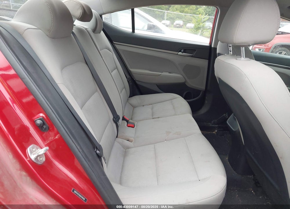 2017 HYUNDAI ELANTRA VIN: 5NPD74LF6HH146406